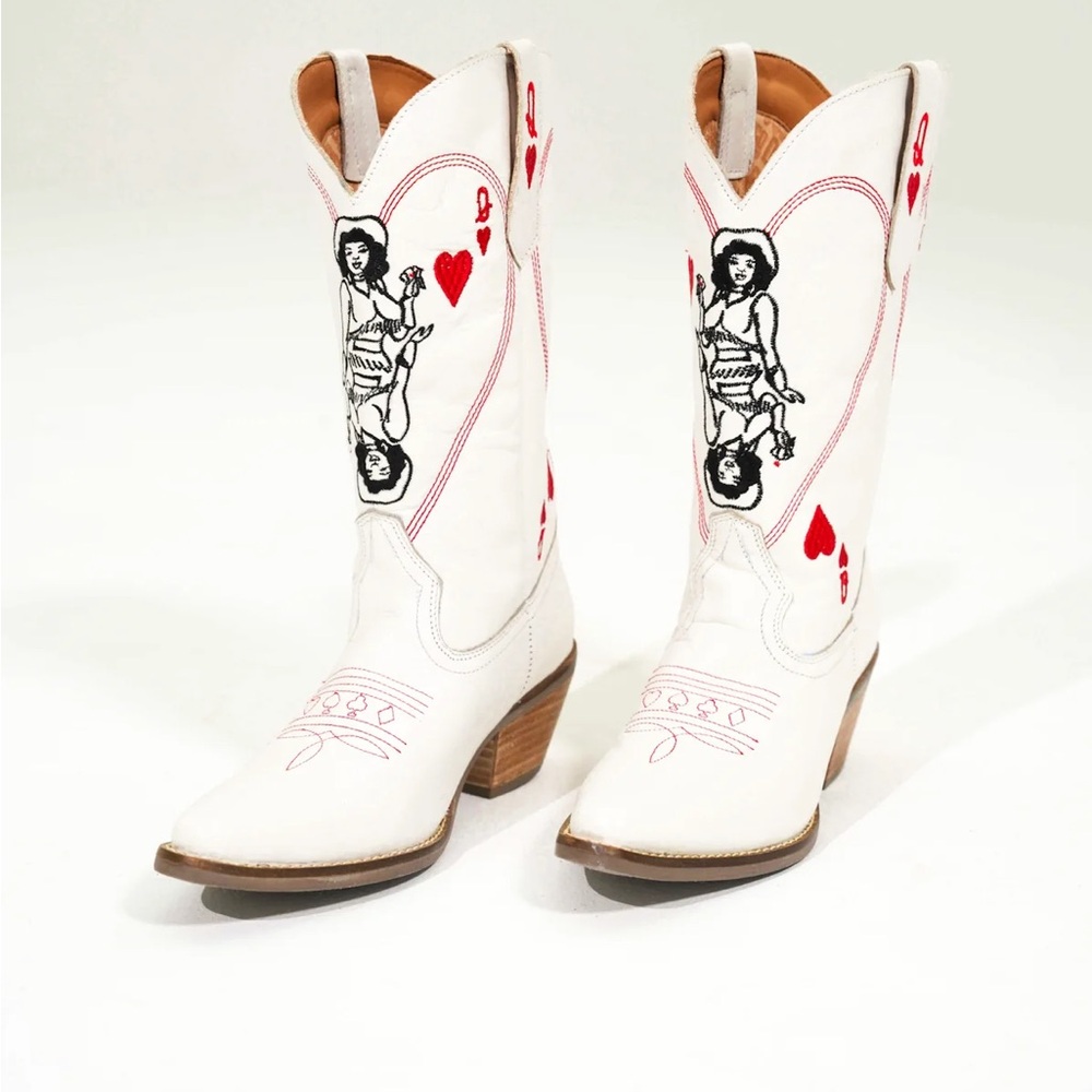 NWT Queen of Hearts Boots Size 8 Kitschy Vegas Bride